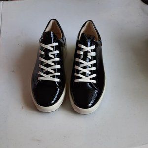 Women's ECCO Soft  Black Patent Leather Sneaker